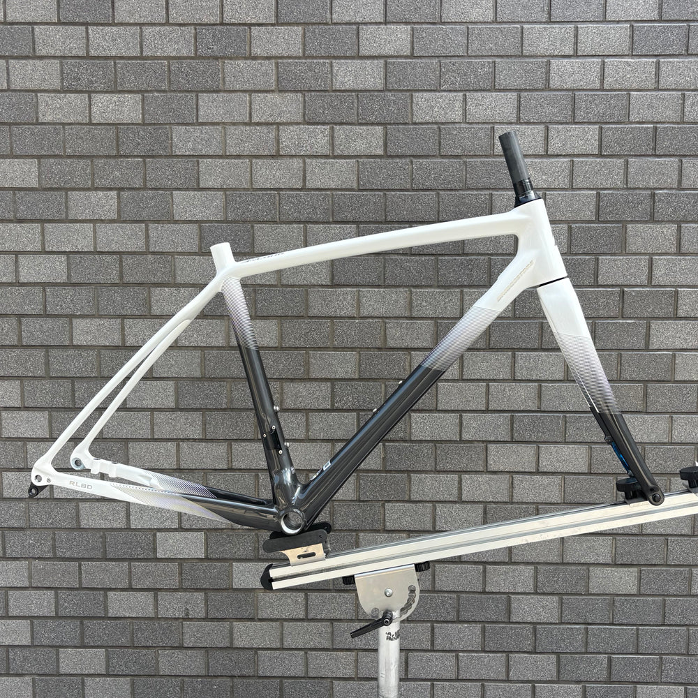 BRIDGESTONE ANCHOR RL8D
