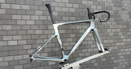 ELITEWHEELが放つ650gの空力モンスターEVOLVE