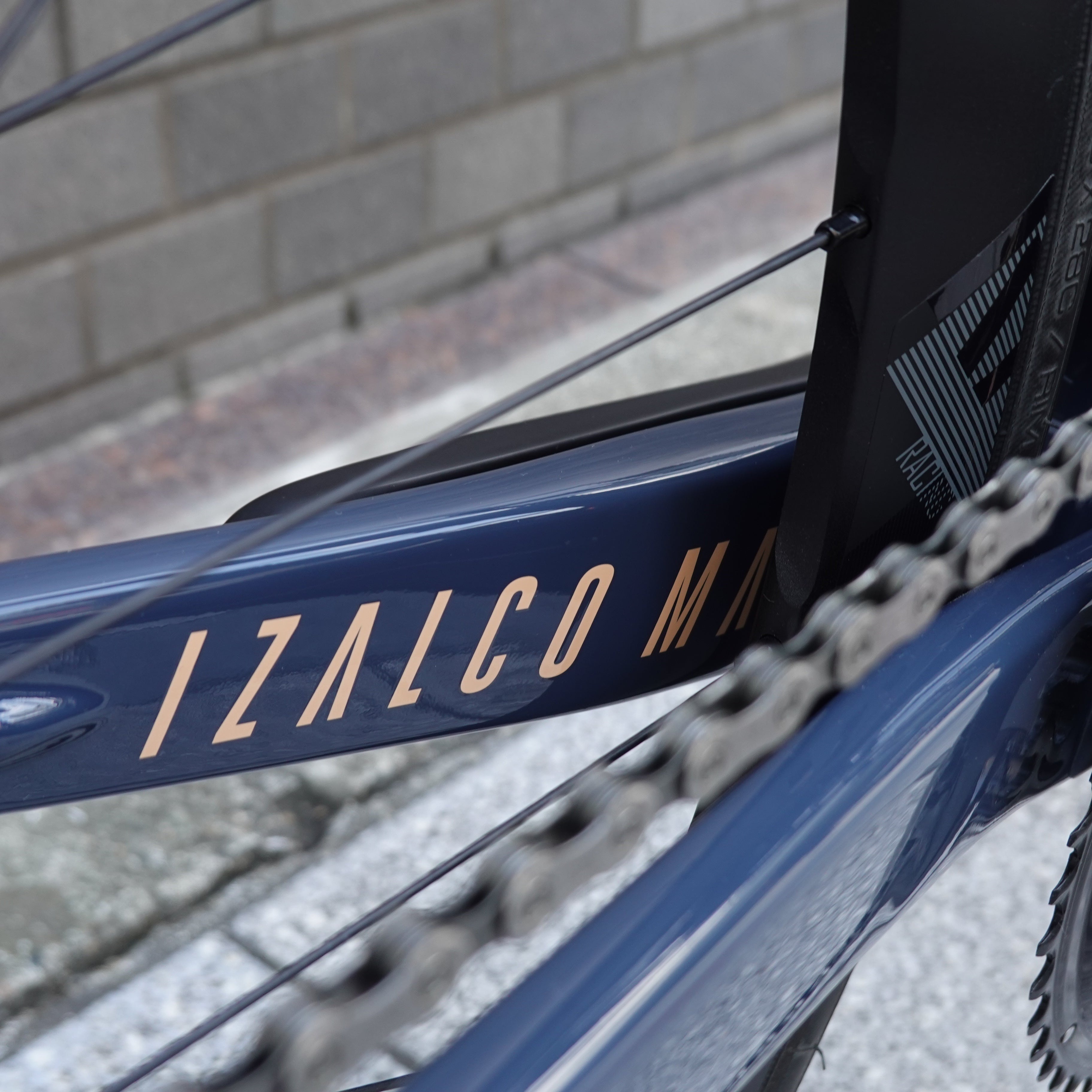 FOCUS IZALCO MAX 9 – スポーツサイクルショップベックオン