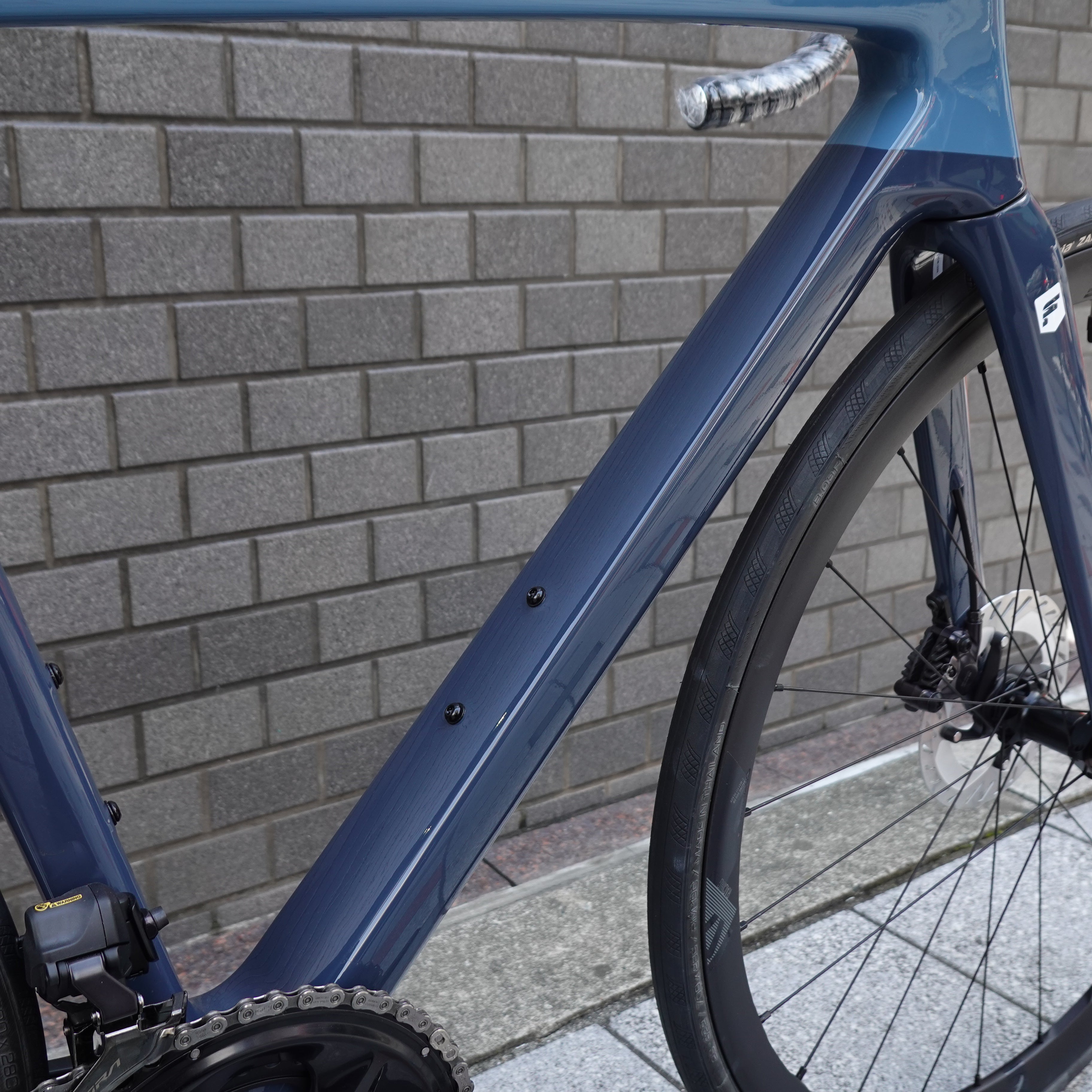 FOCUS IZALCO MAX 9 – スポーツサイクルショップベックオン