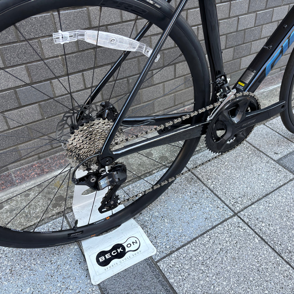 GIANT  TCR Advanced 2 KOM　2025