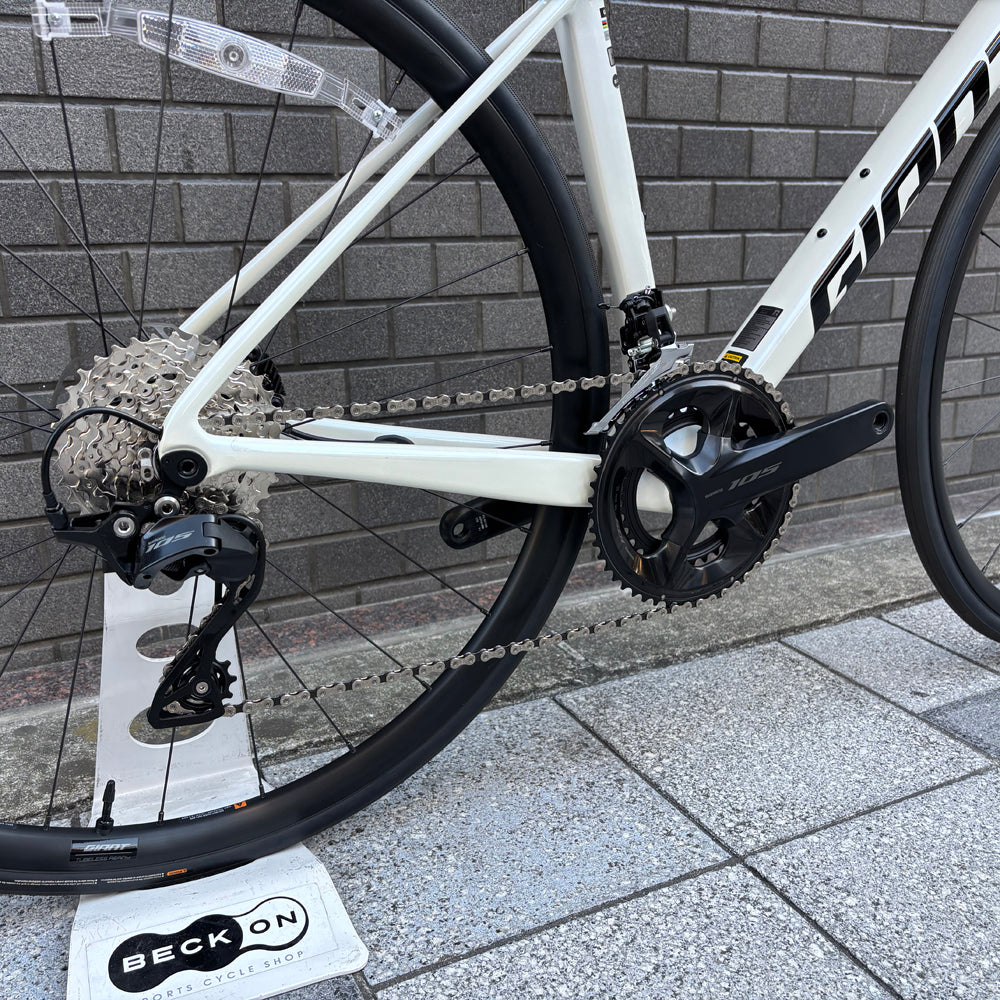 GIANT TCR Advanced 2 KOM 2025 – スポーツサイクルショップベックオン